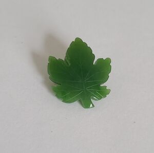 Vintage Boho Natural Carved Jade Small Canada Figural Maple Leaf Brooch Pin